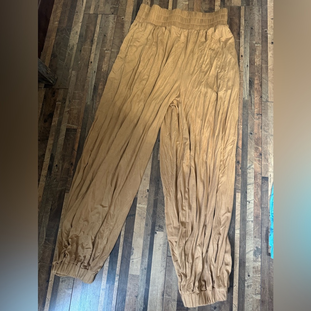 NWT Free People Ali pants color bronze